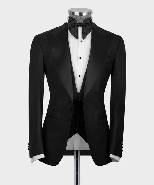 Black Collar Classic Black Tuxedo