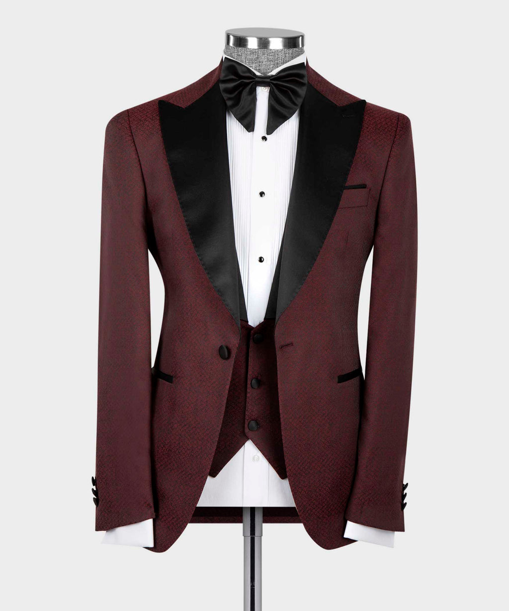 Peak-Lapel Tuxedo Burgundy