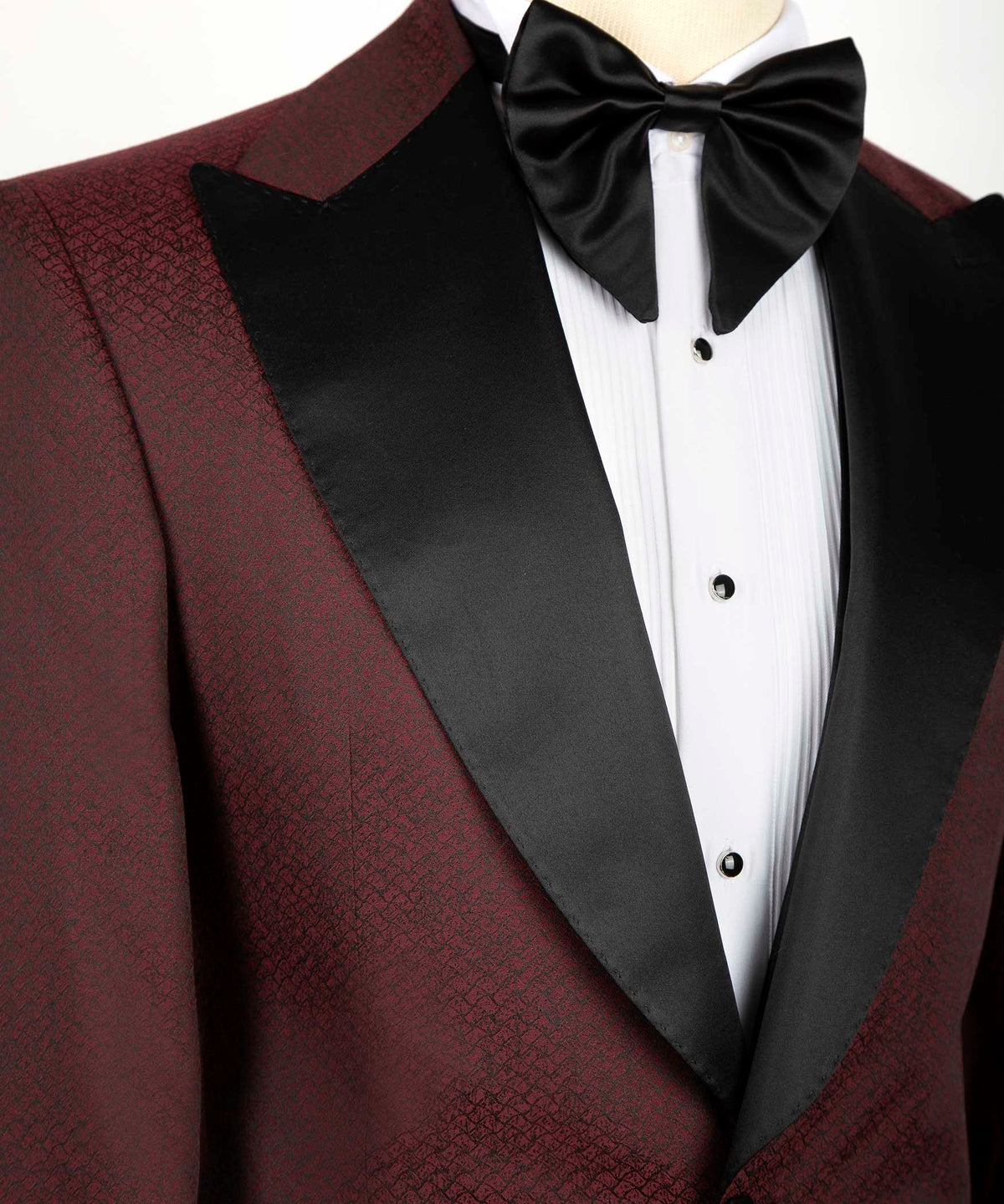 Peak-Lapel Tuxedo Burgundy
